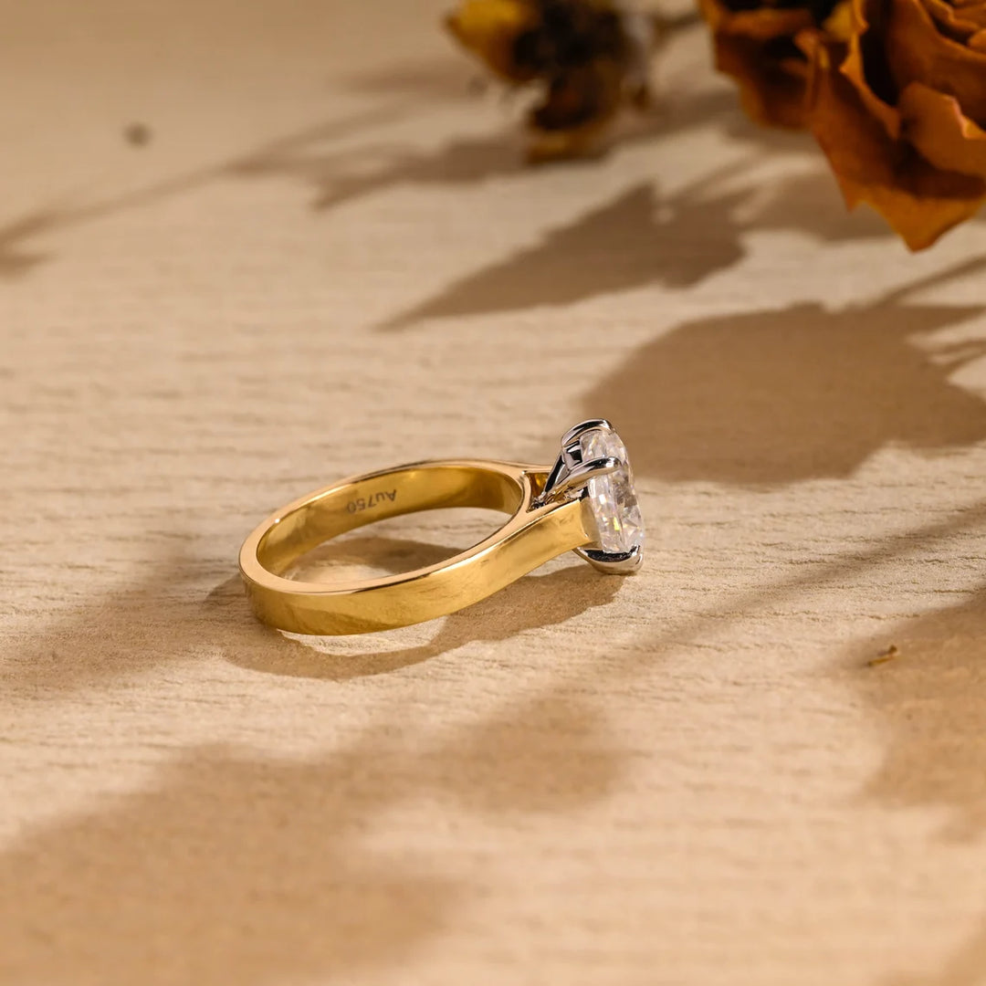 1.0 CT Oval Cut Solitaire Diamond Moissanite Engagement Ring