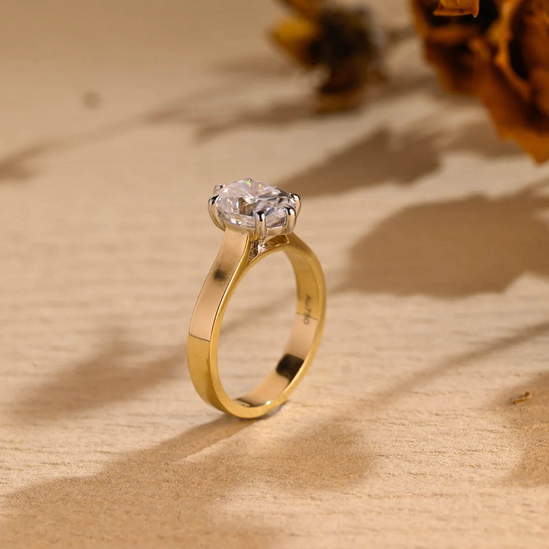 1.0 CT Oval Cut Solitaire Diamond Moissanite Engagement Ring