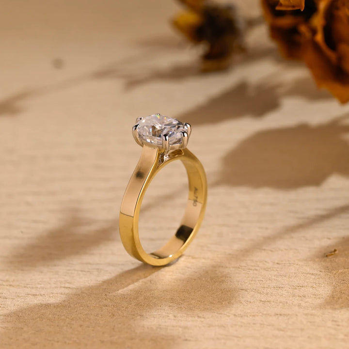 1.0 CT Oval Cut Solitaire Diamond Moissanite Engagement Ring