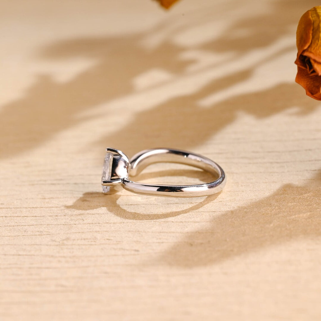 1.0 CT Oval Cut Unique Solitaire Diamond Moissanite Engagement Ring