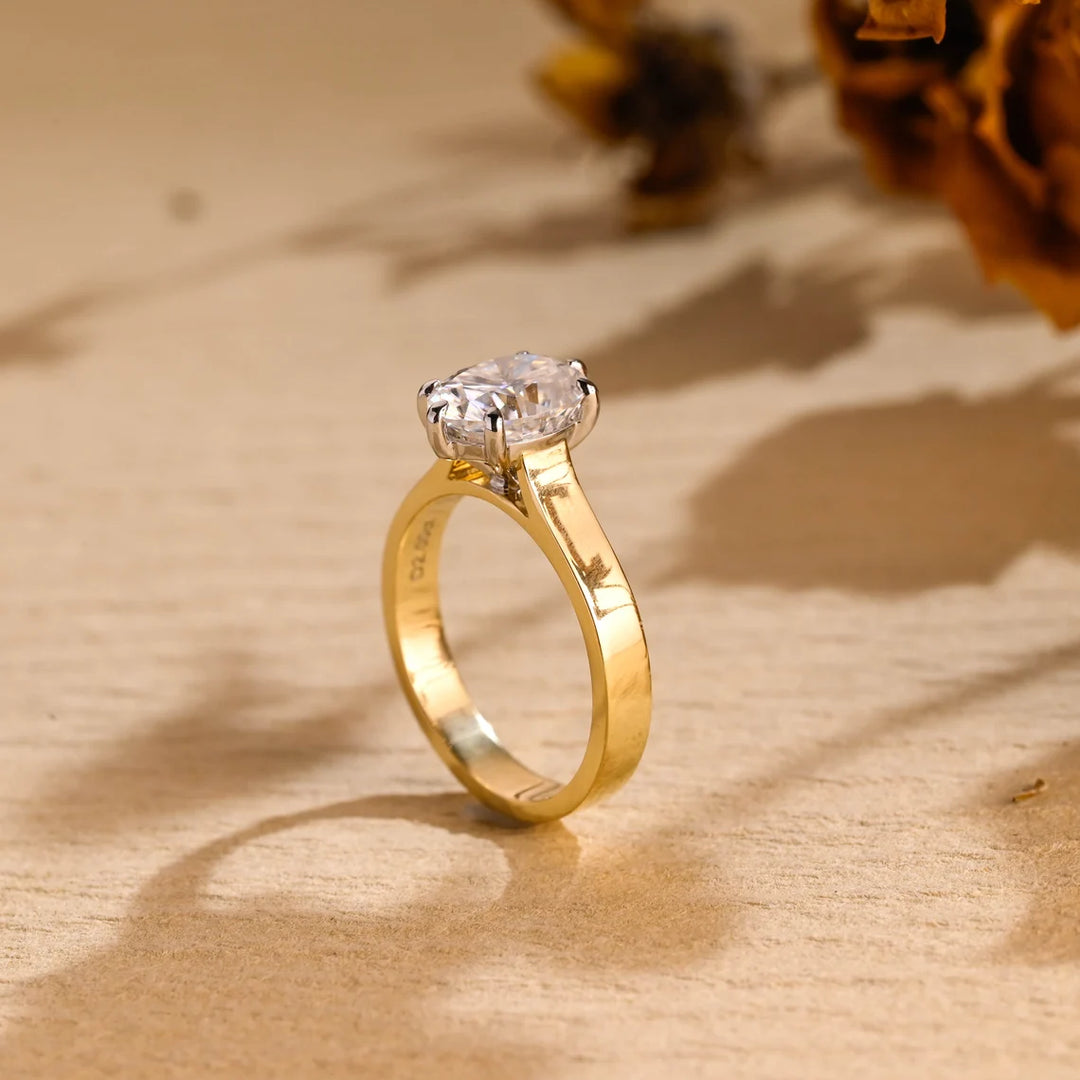 1.0 CT Oval Cut Solitaire Diamond Moissanite Engagement Ring