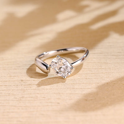 1.0 CT Oval Cut Unique Solitaire Diamond Moissanite Engagement Ring