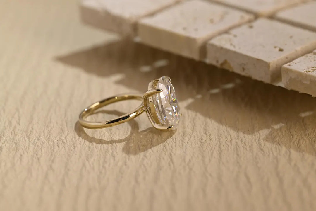4.0 CT Oval Cut Solitaire Diamond Moissanite Engagement Ring