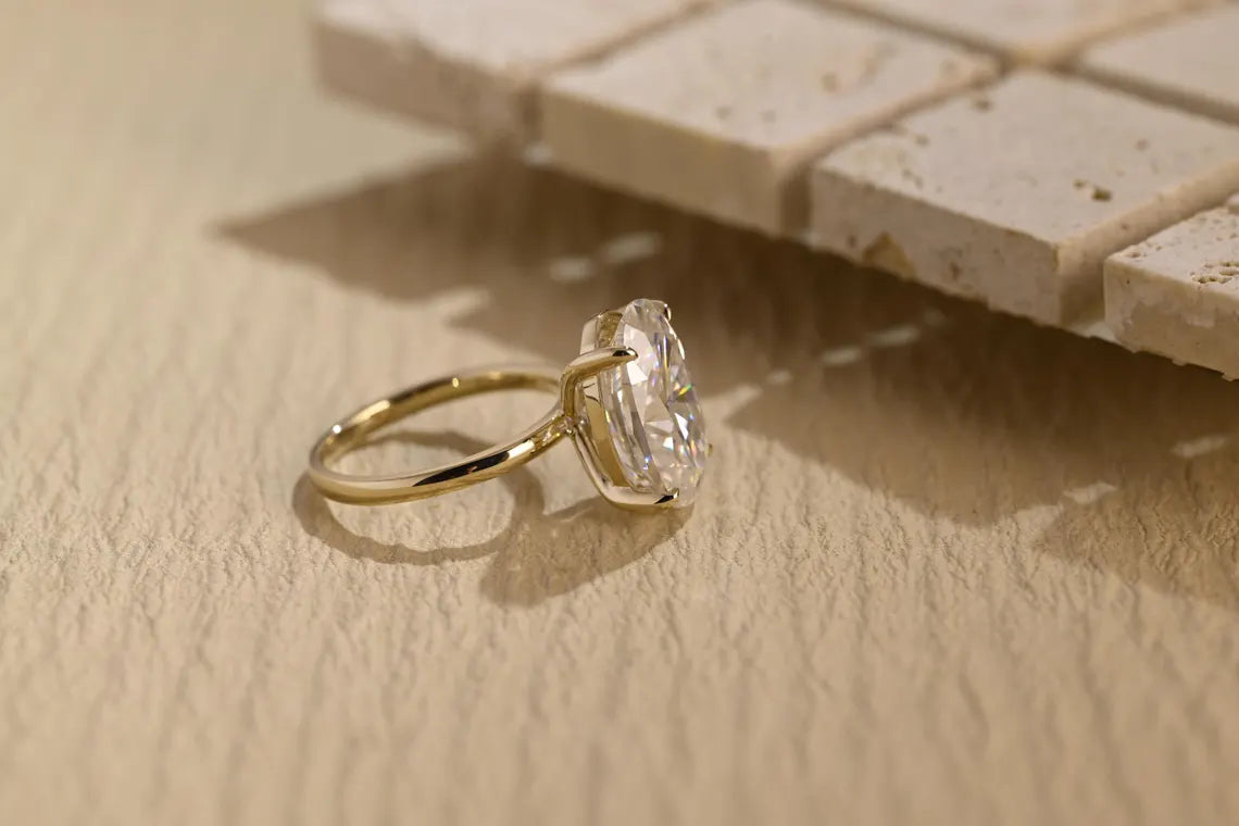 4.0 CT Oval Cut Solitaire Diamond Moissanite Engagement Ring