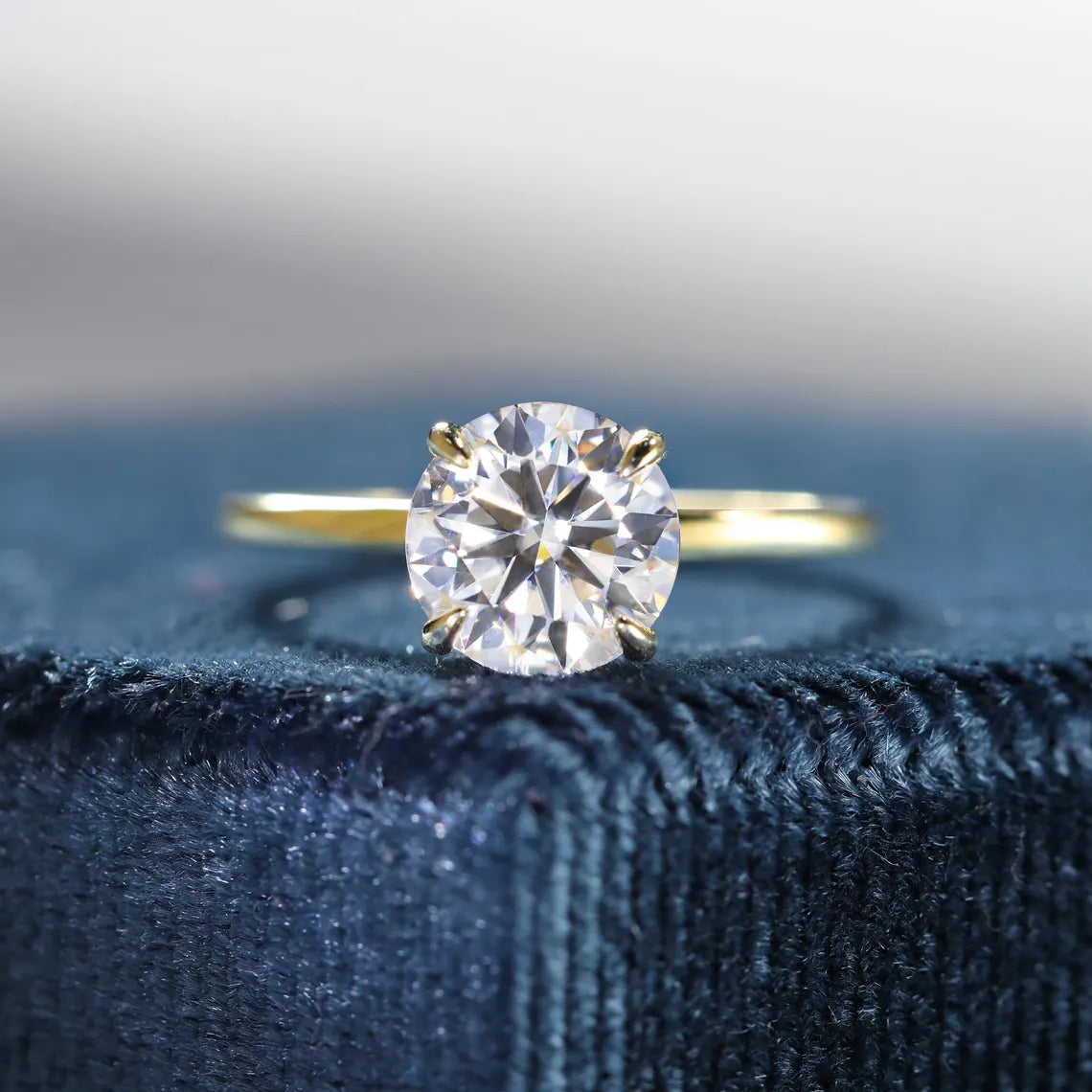 2.0CT Round Brilliant Cut Solitaire Diamond Moissanite Engagement Ring