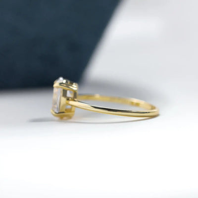 1.0CT Oval Cut Daimond Solitaire Moissanite Engagement Ring