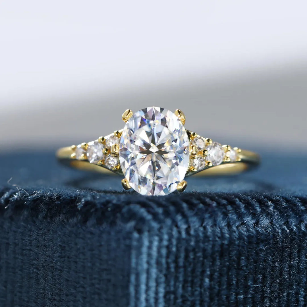 1.0 CT Oval Cut Daimond Cluster Setting Moissanite Engagement Ring