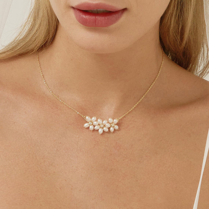 Dainty Floral Pearl Necklace For Her -June Birthstone