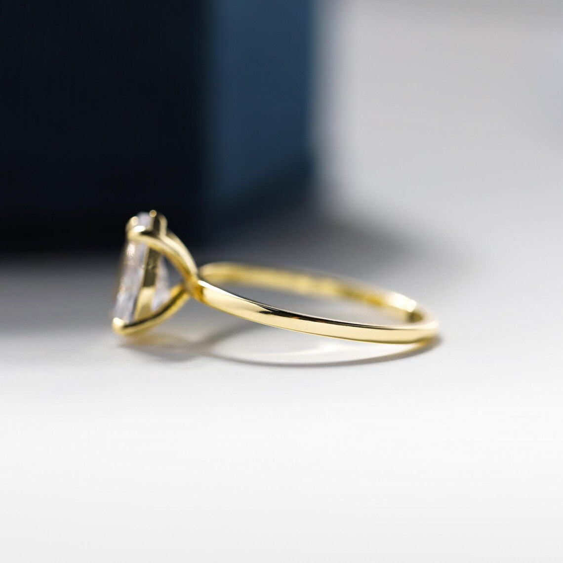 1.0CT Pear Cut Daimond Solitaire Moissanite Engagement Ring