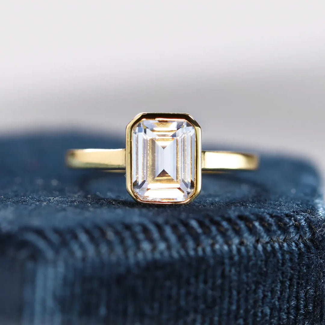 1.0CT Emerald Daimond Bezel Set Solitaire Moissanite Engagement Ring