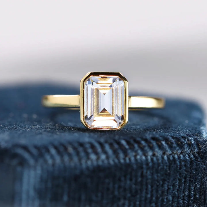 1.0CT Emerald Daimond Bezel Set Solitaire Moissanite Engagement Ring