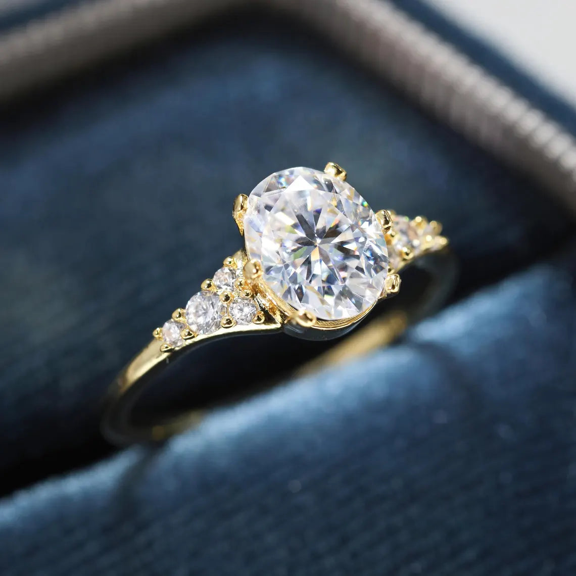 1.0 CT Oval Cut Daimond Cluster Setting Moissanite Engagement Ring