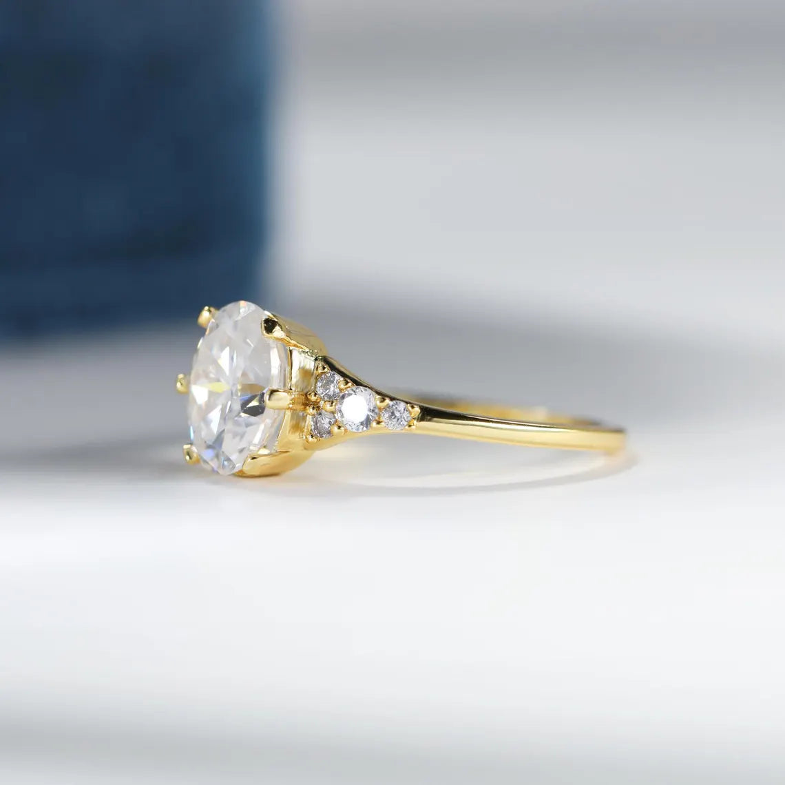 1.0 CT Oval Cut Daimond Cluster Setting Moissanite Engagement Ring