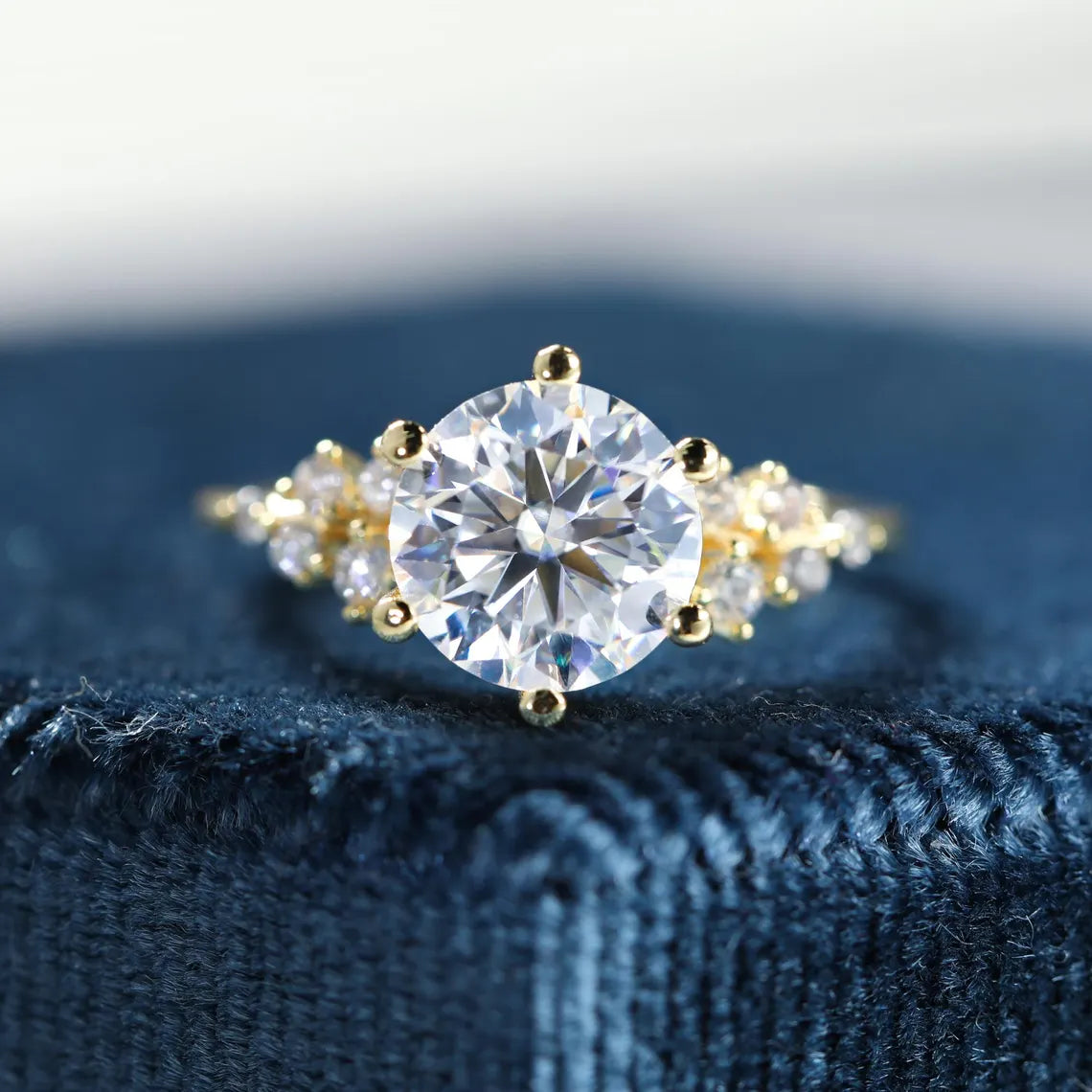 1.0 CT Round Brilliant Cluster Diamond Moissanite Engagement Ring