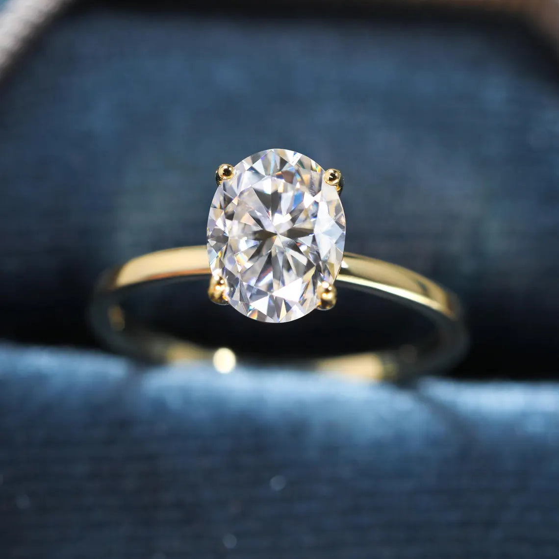 2.0CT Oval Cut Daimond Solitaire Moissanite Engagement Ring