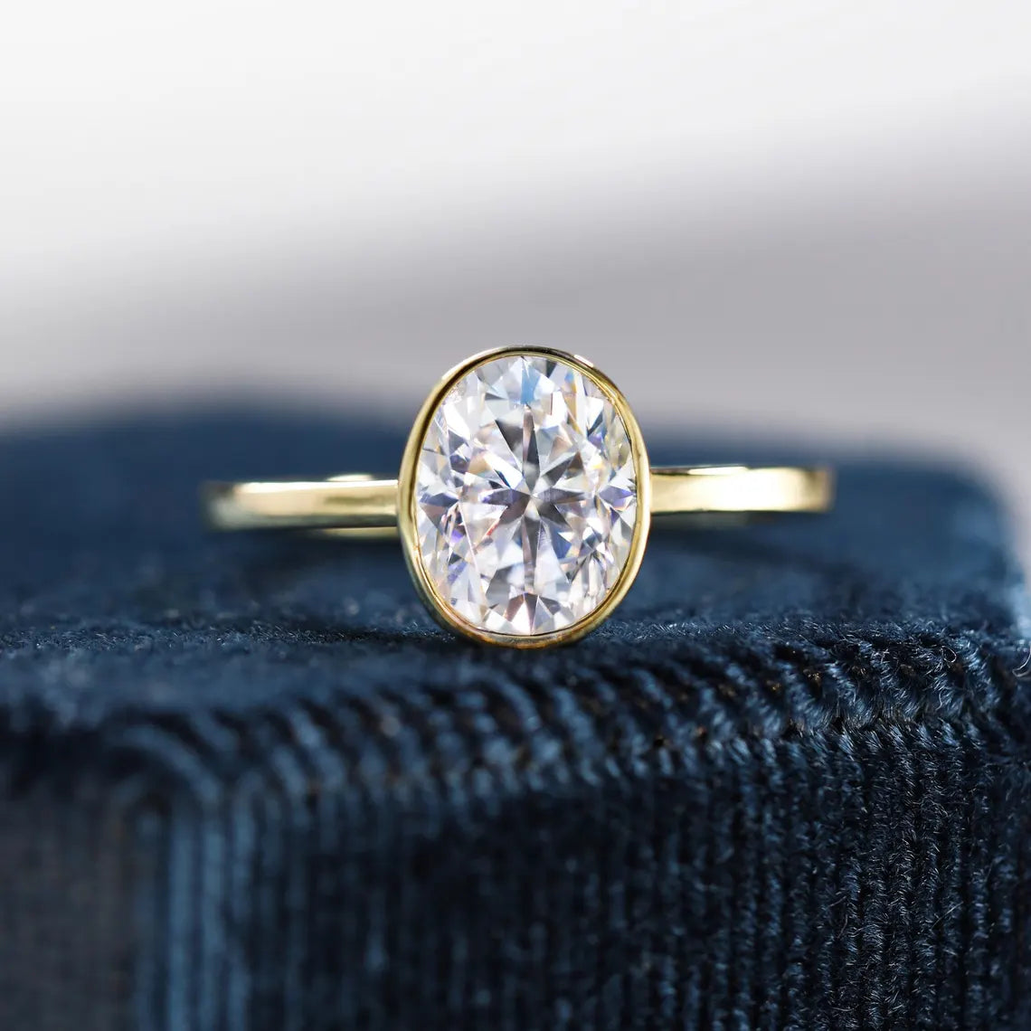 1.0CT Oval Daimond Bezel Setting Solitaire Moissanite Engagement Ring
