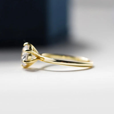 1.0CT Round Brilliant Cut Solitaire Diamond Moissanite Engagement Ring