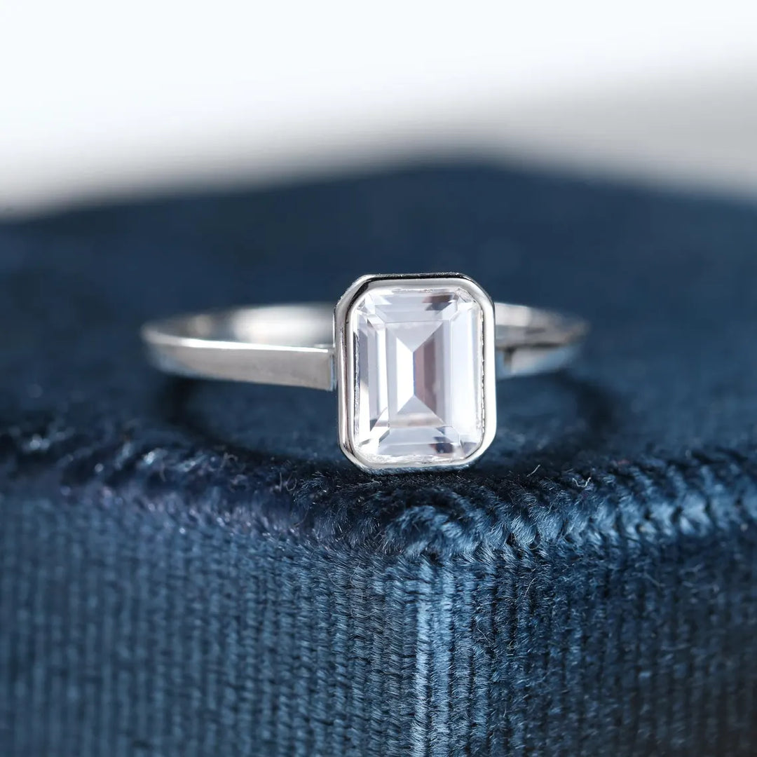 2.0CT Emerald Daimond Bezel Set Solitaire Moissanite Engagement Ring