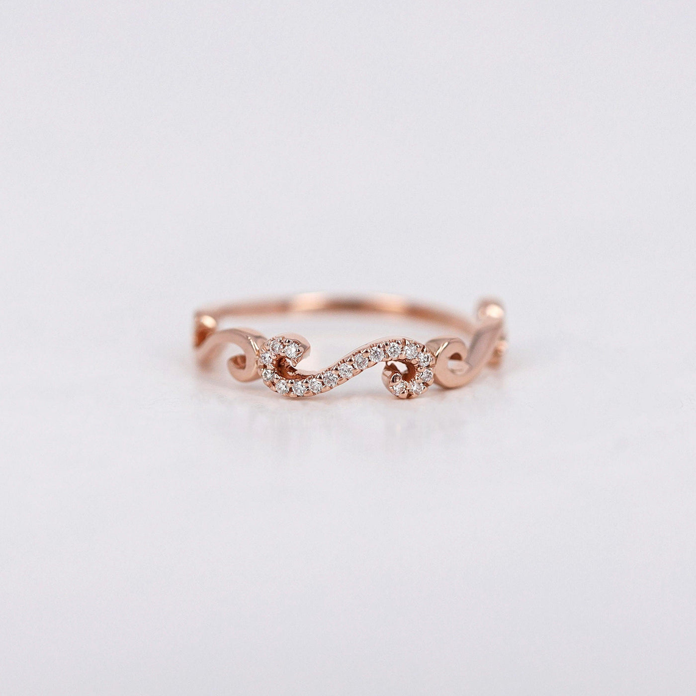 0-1ct-round-s-shaped-moissanite-diamond-wedding-band-in-18k-solid-gold