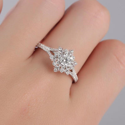 Round Cut Diamond Beautiful Snowflake Ring for Women