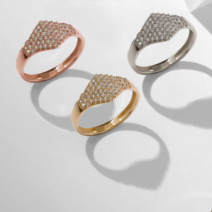 Round Cut Moissanite Diamond Wedding Ring in Solid Gold