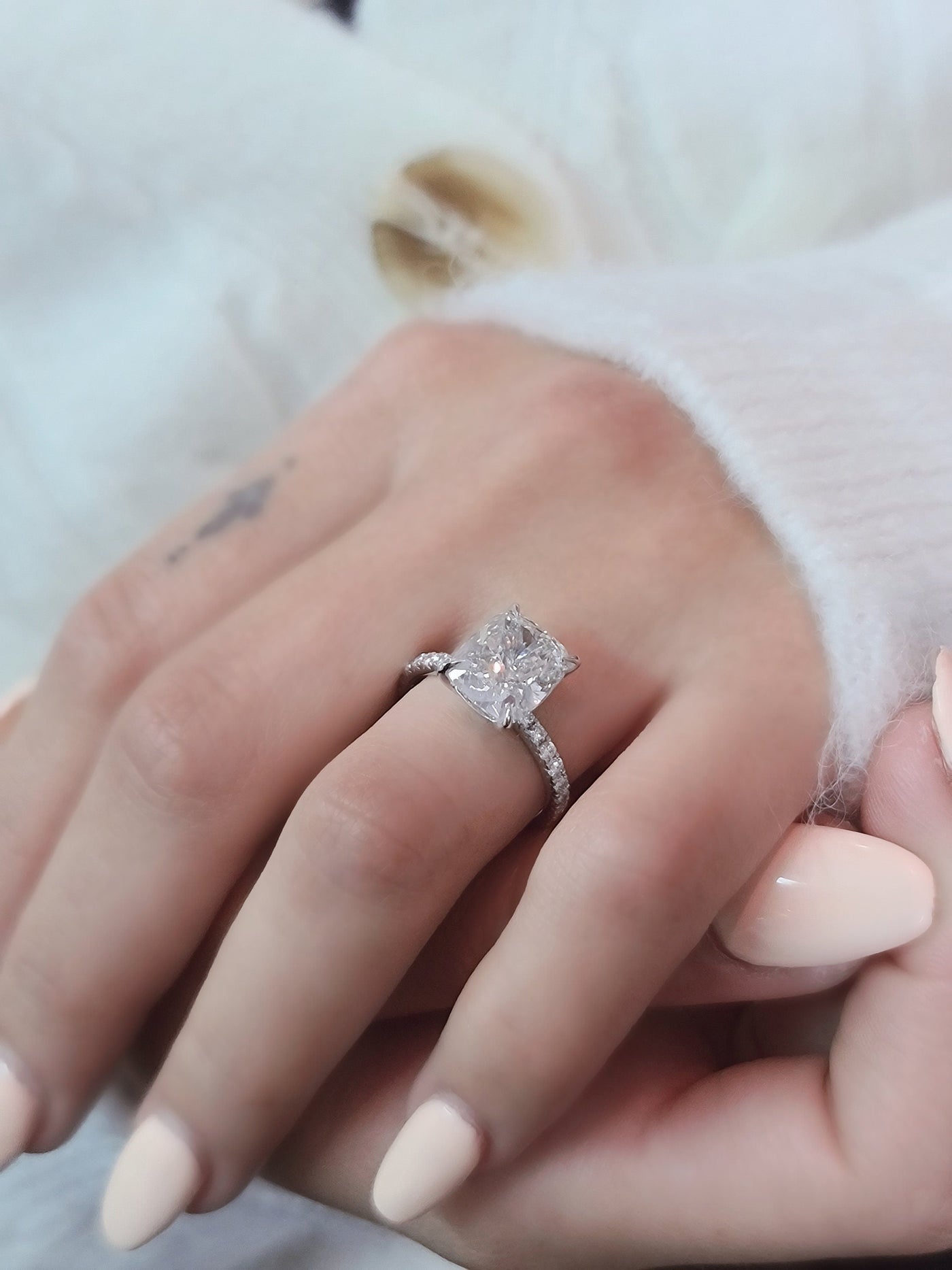 2.0 CT-4.0 CT Cushion Pave Setting Lab Grown Diamond Engagement Ring