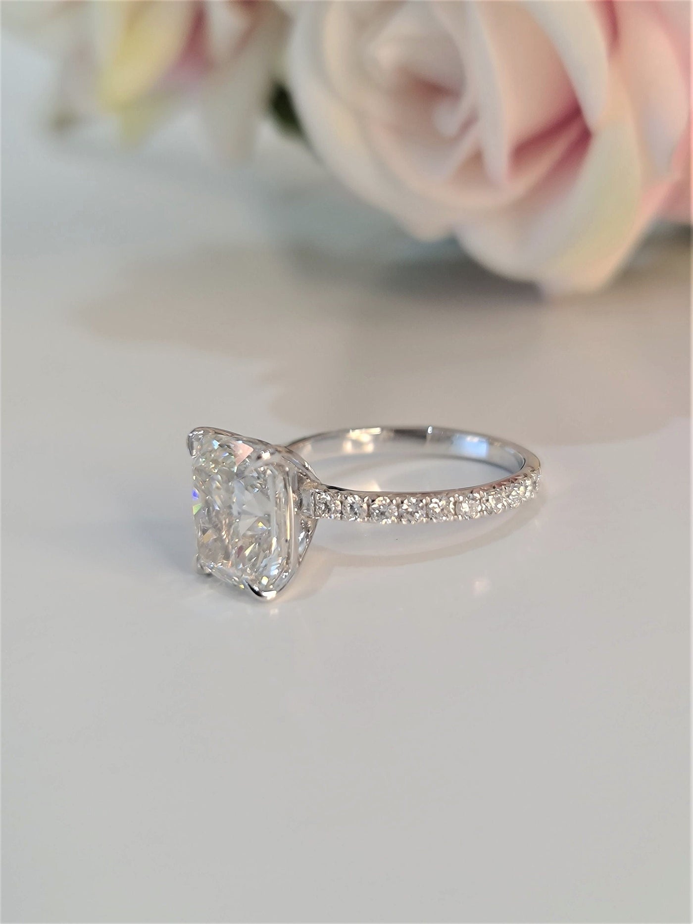 2.0 CT-4.0 CT Cushion Pave Setting Lab Grown Diamond Engagement Ring