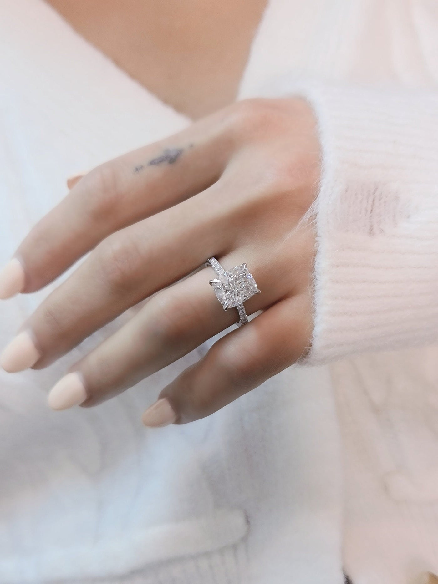 2.0 CT-4.0 CT Cushion Pave Setting Lab Grown Diamond Engagement Ring