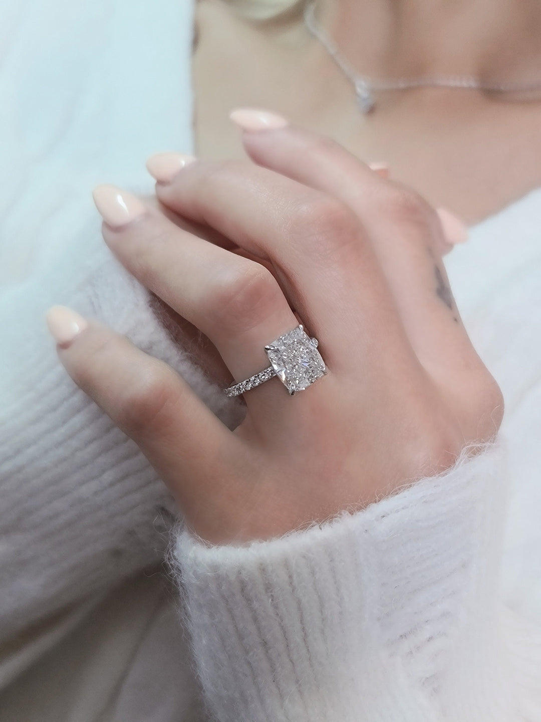 2.0 CT-4.0 CT Cushion Pave Setting Lab Grown Diamond Engagement Ring