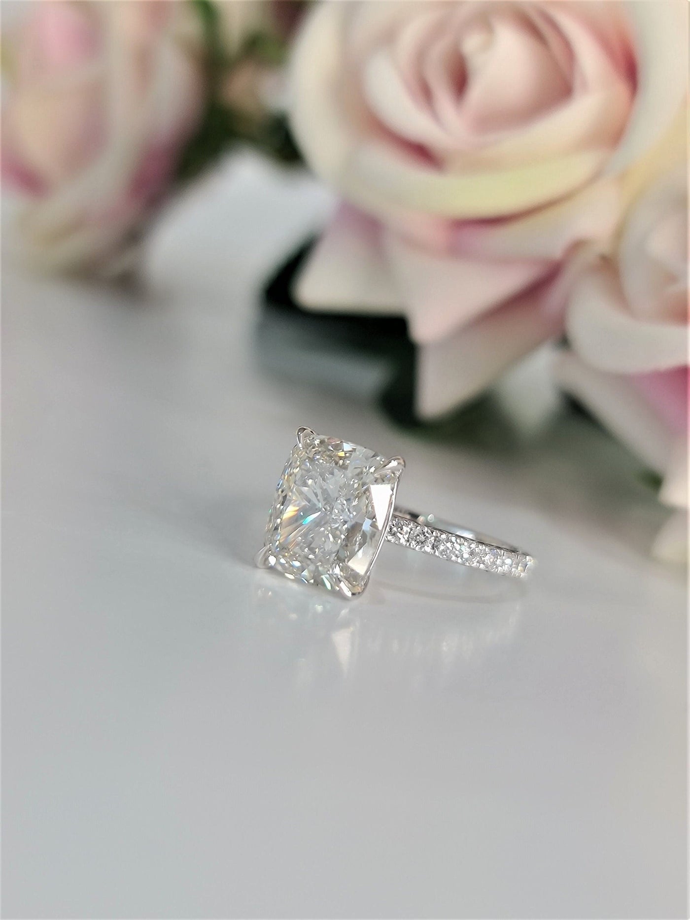 2.0 CT-4.0 CT Cushion Pave Setting Lab Grown Diamond Engagement Ring