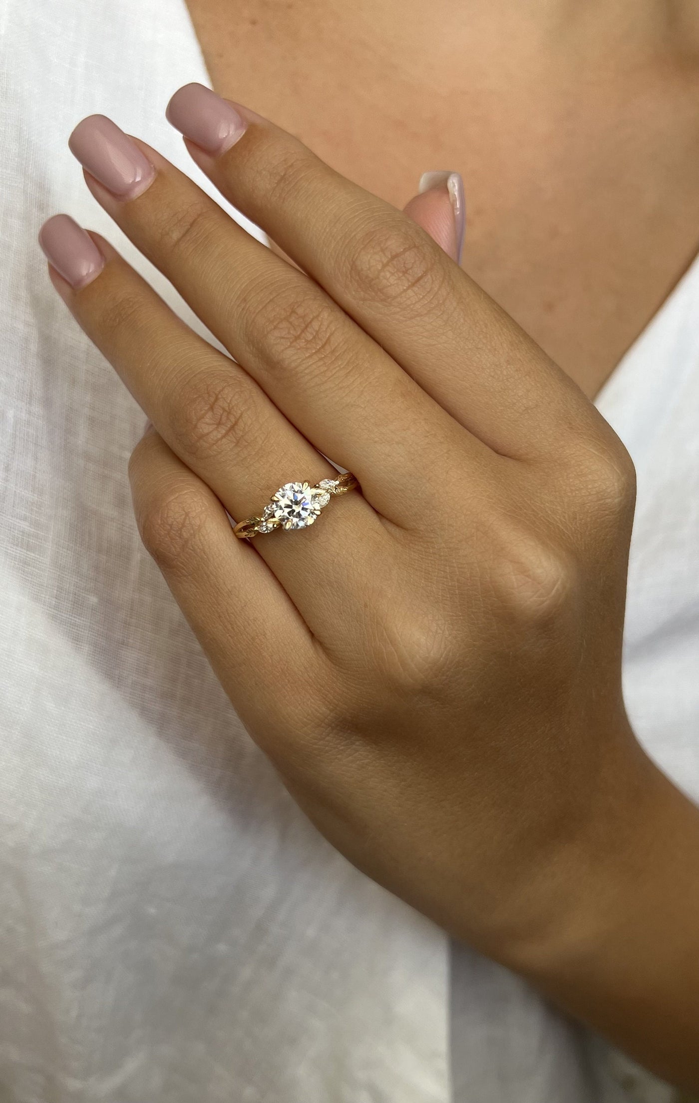 1.0 CT Round Cut Moissanite Diamond Twig Engagement Ring