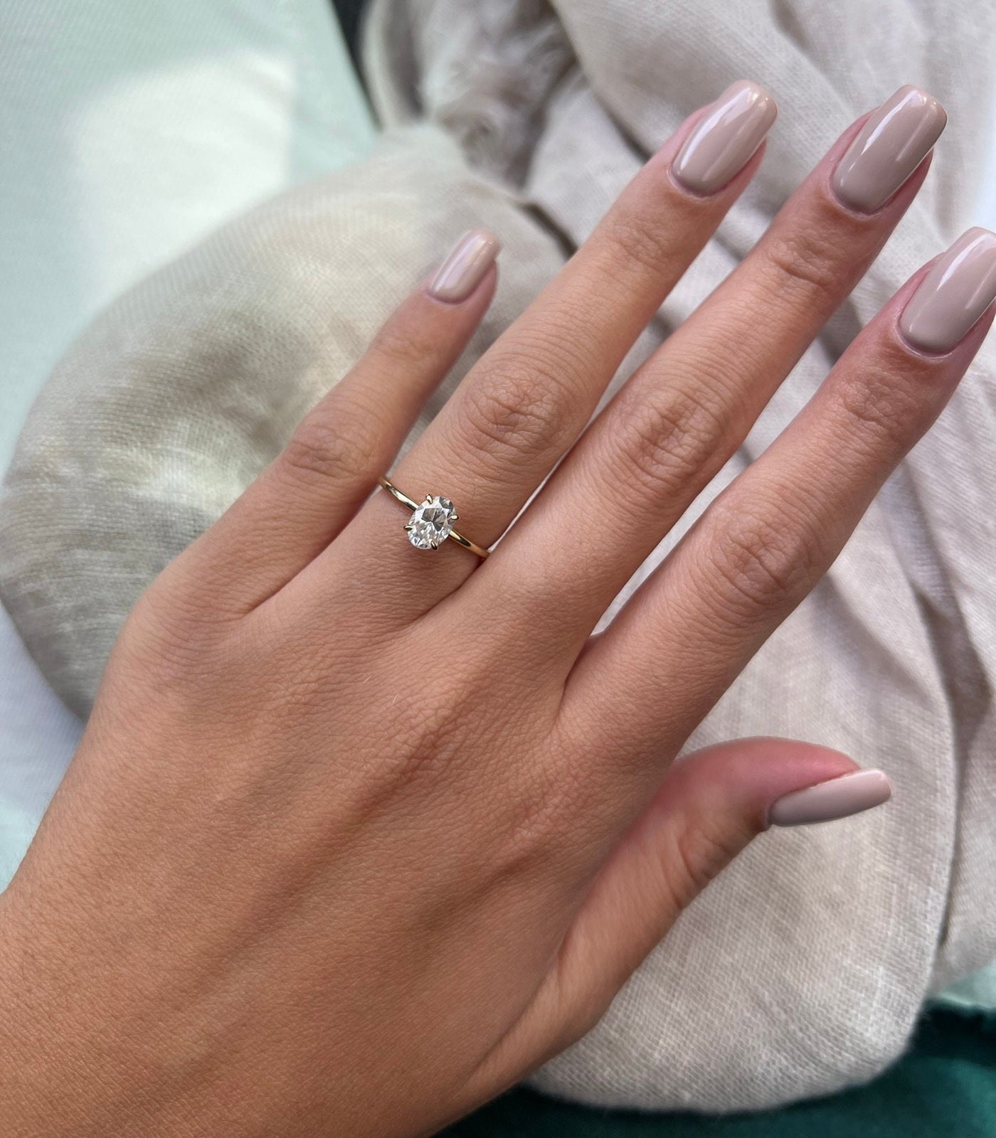 1.0 CT Oval Cut Moissanite Solitaire Diamond Engagement Ring