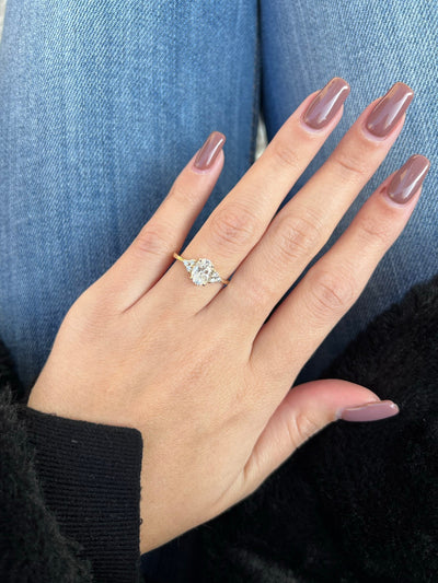 1.0 CT Oval Cut Moissanite Cluster Engagement Ring