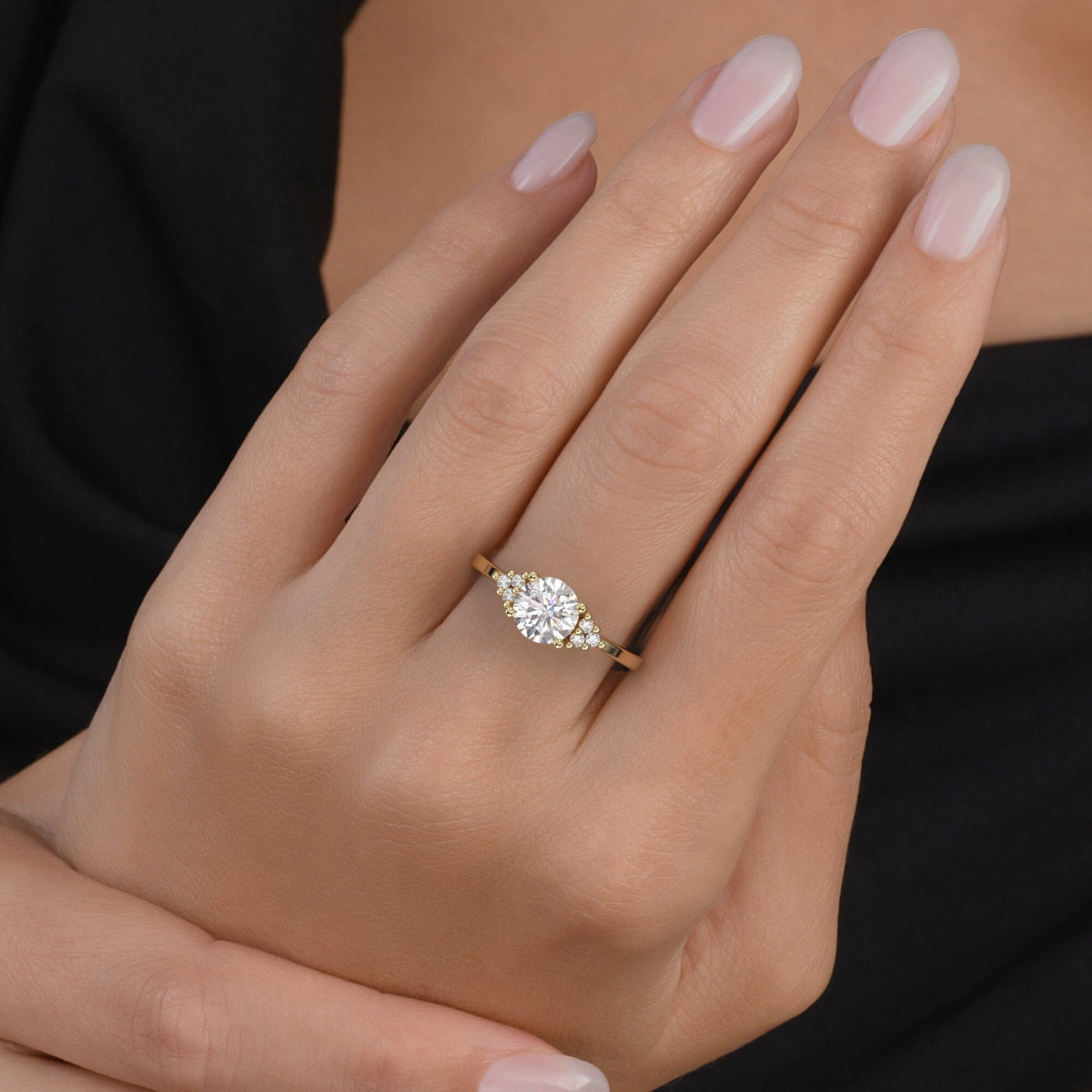 1.0 CT Round Cut Moissanite Cluster Engagement Ring