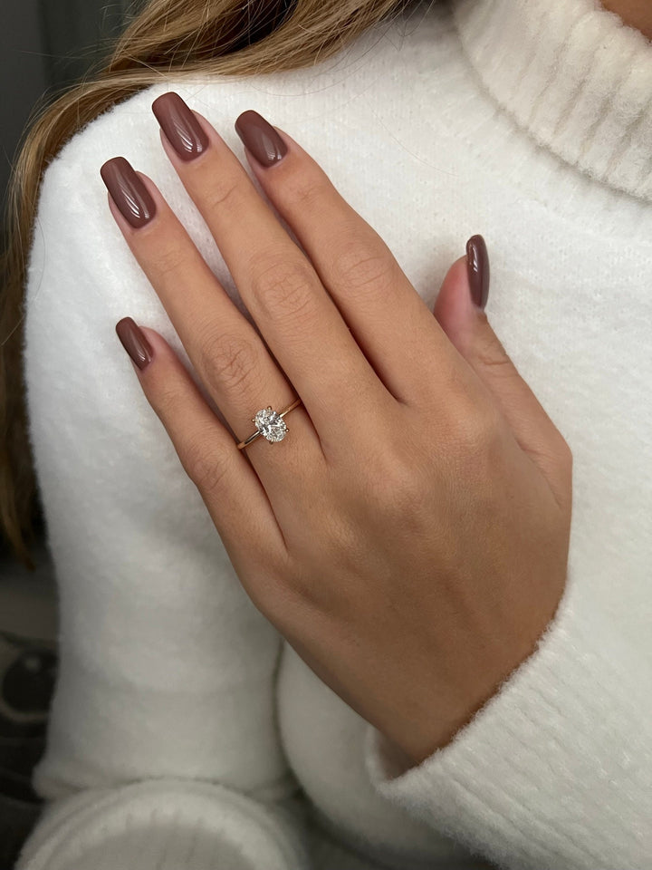 1.0 CT Oval Cut Moissanite Solitaire Diamond Engagement Ring