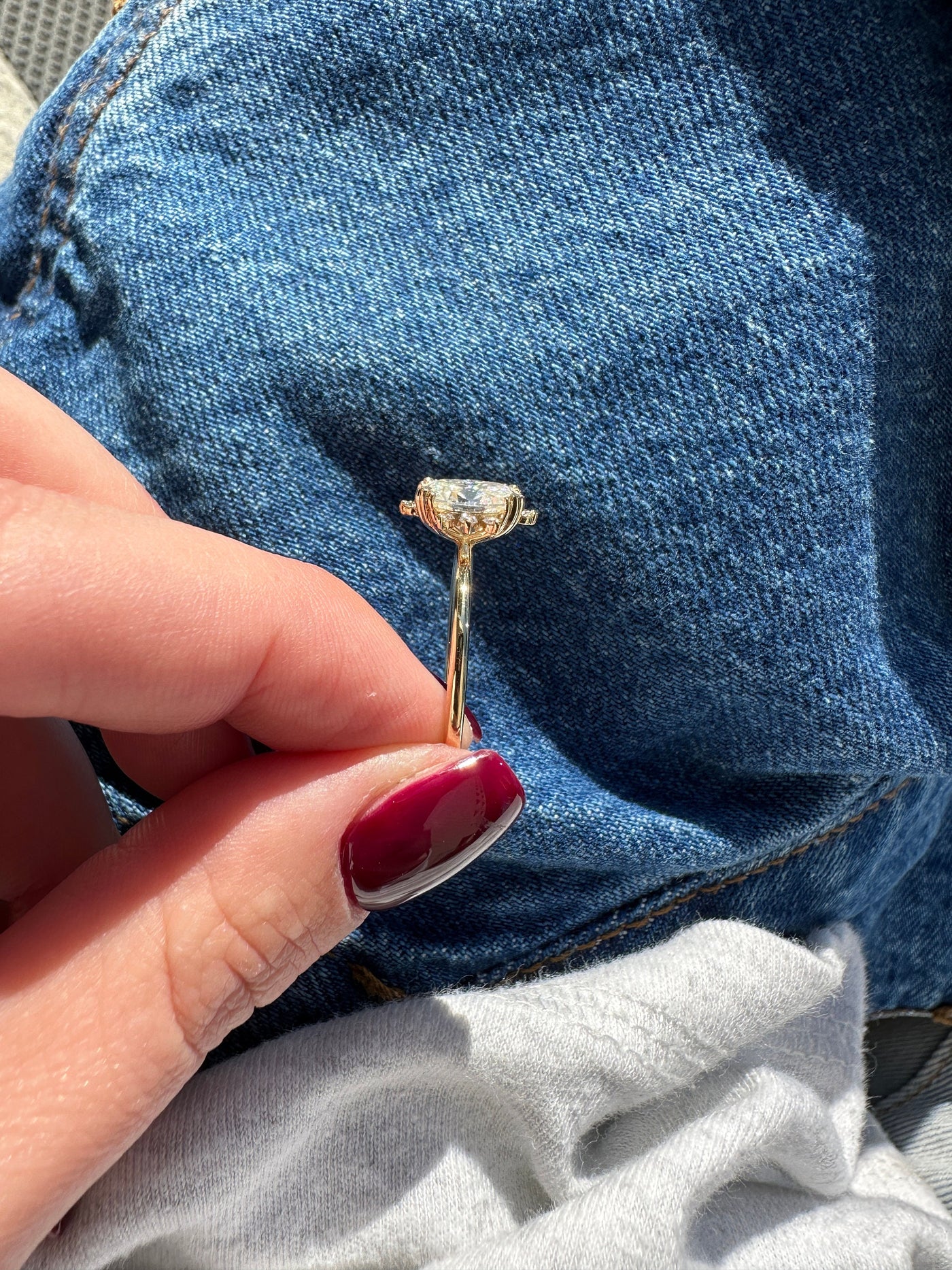 1.0 CT Oval Cut Moissanite Cluster Halo Engagement Ring