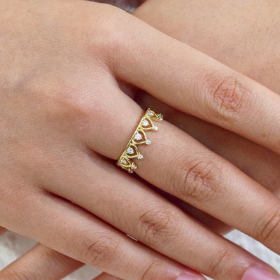 Round Cut Diamond Crown Unique Queen Ring for Christmas Gift