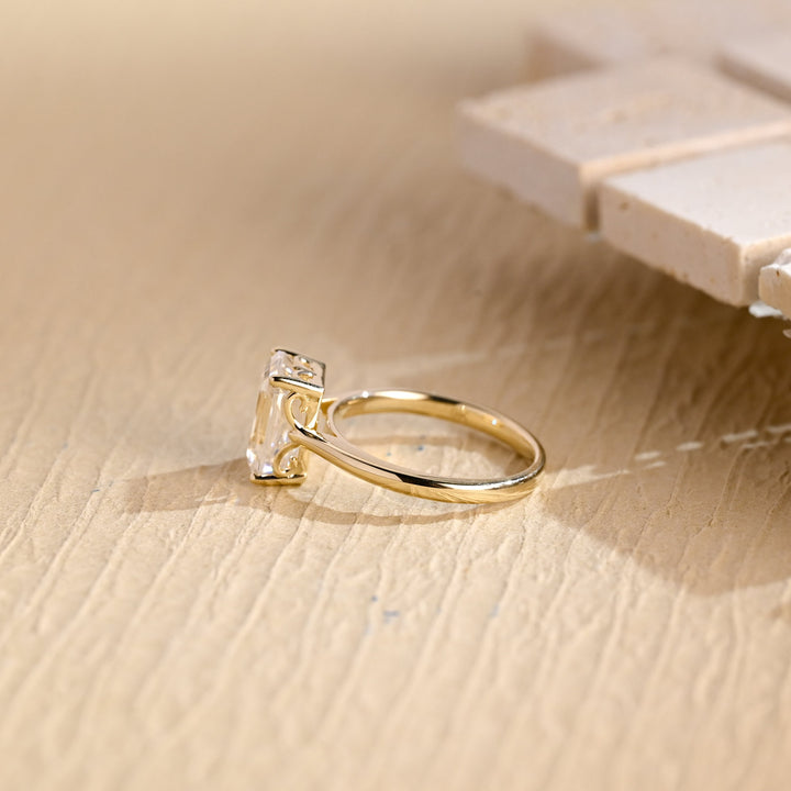 3.0 CT  Emerald Cut Solitaire Diamond Moissanite Engagement Ring