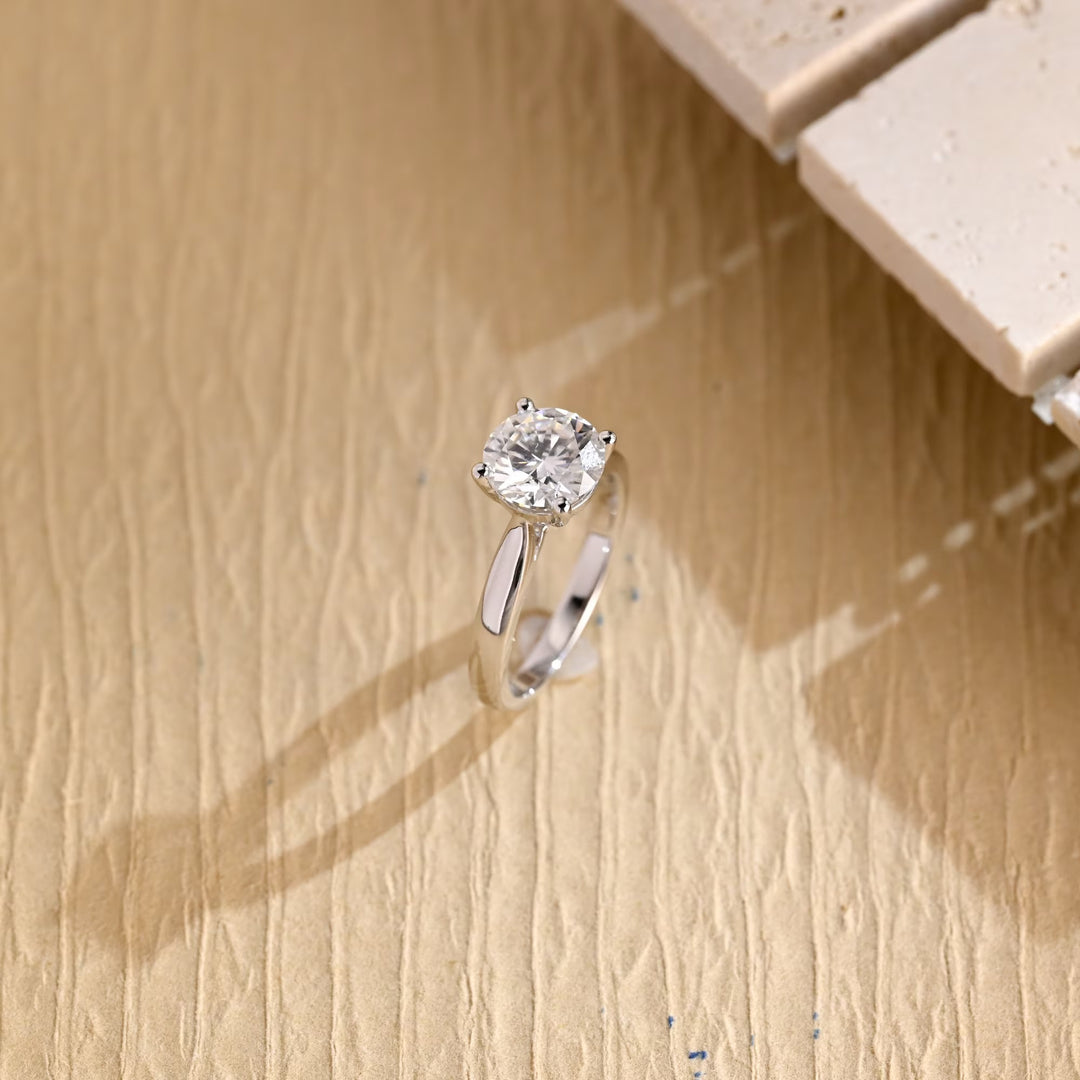 1.0 CT Round Brilliant Cut Solitaire Moissanite Engagement Ring