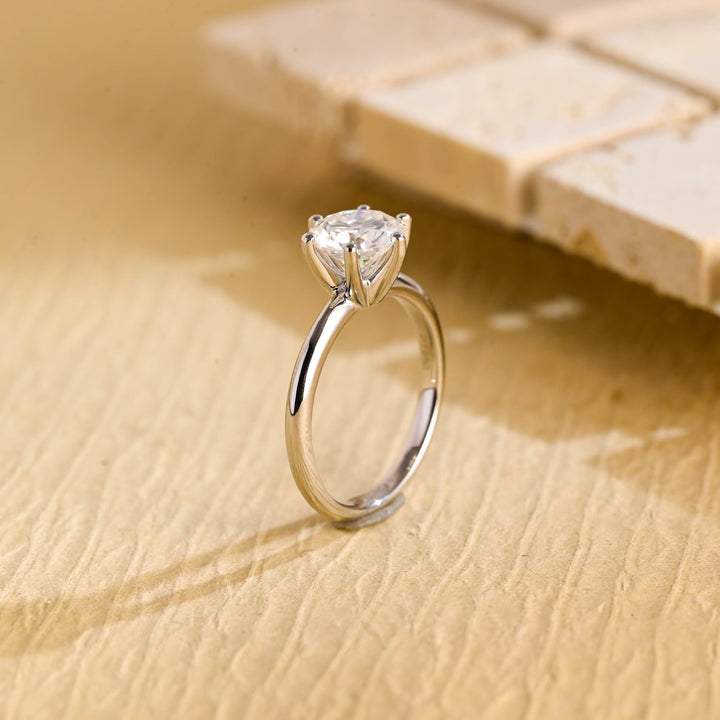 1.0 CT Round Brilliant Solitaire Moissanite Engagement Ring