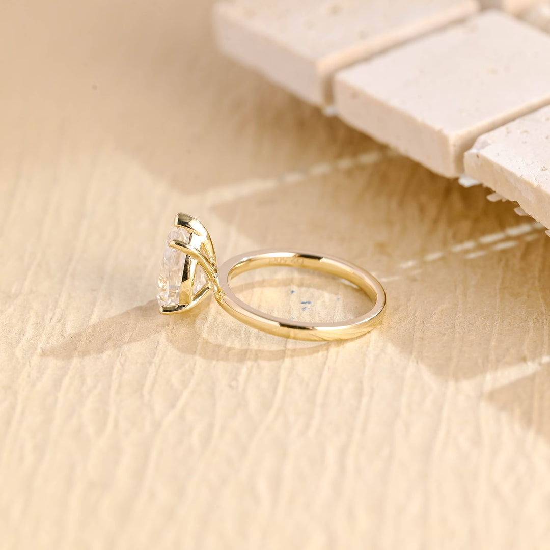 2.0 CT Pear Diamond Solitaire Moissanite Engagement Ring