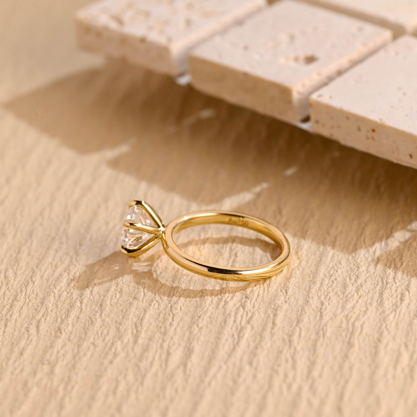 1.0 CT Round Brilliant Diamond Solitaire Moissanite Engagement Ring