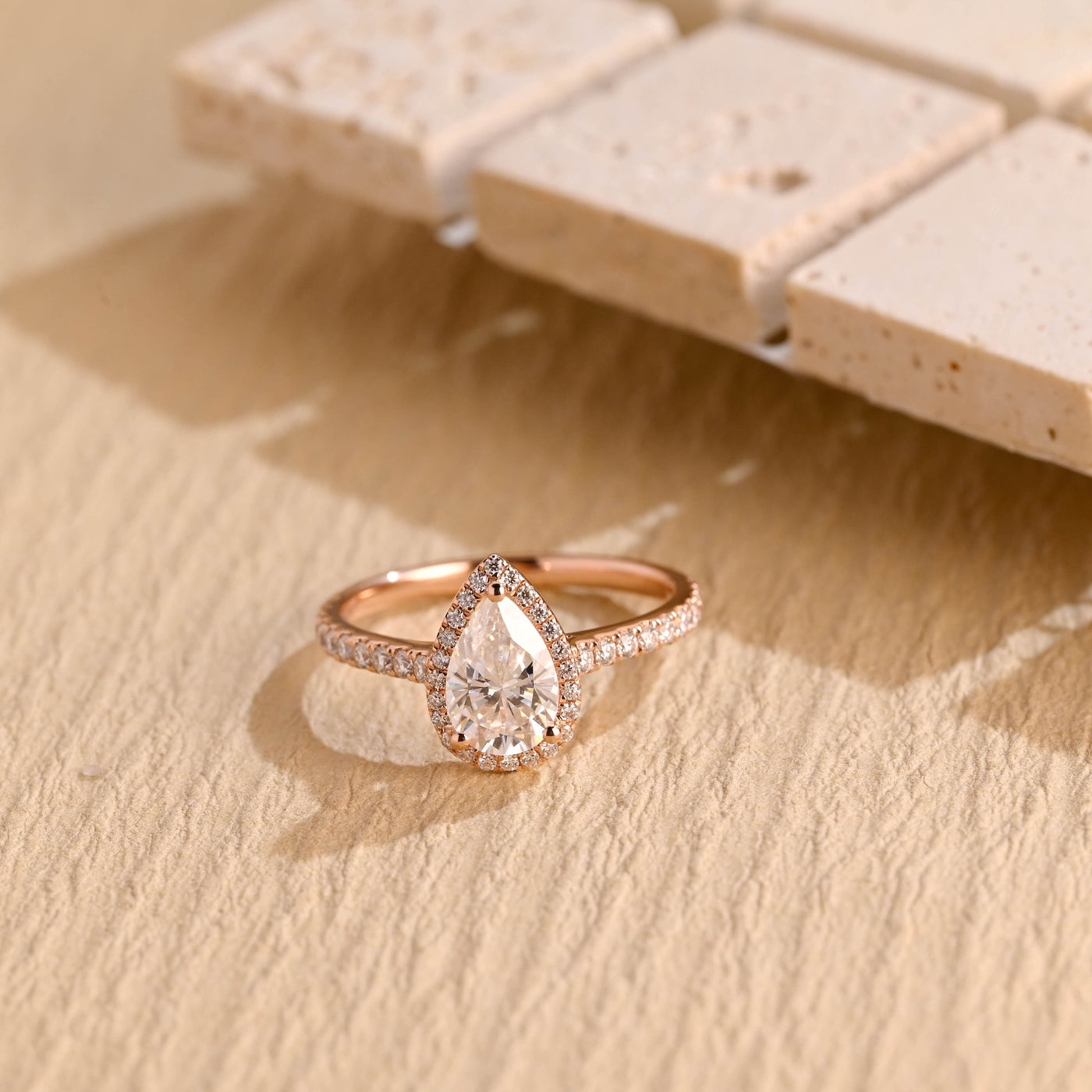 1.0 CT Pear Diamond Halo Diamond Moissanite Engagement Ring