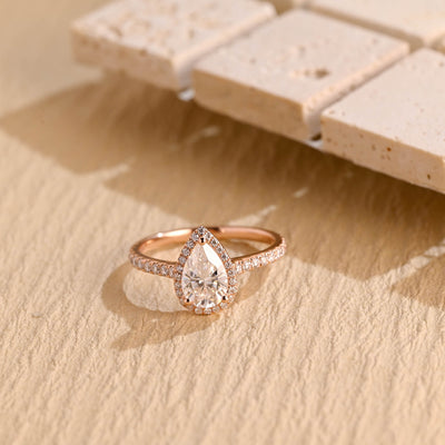 1.0 CT Pear Diamond Halo Diamond Moissanite Engagement Ring