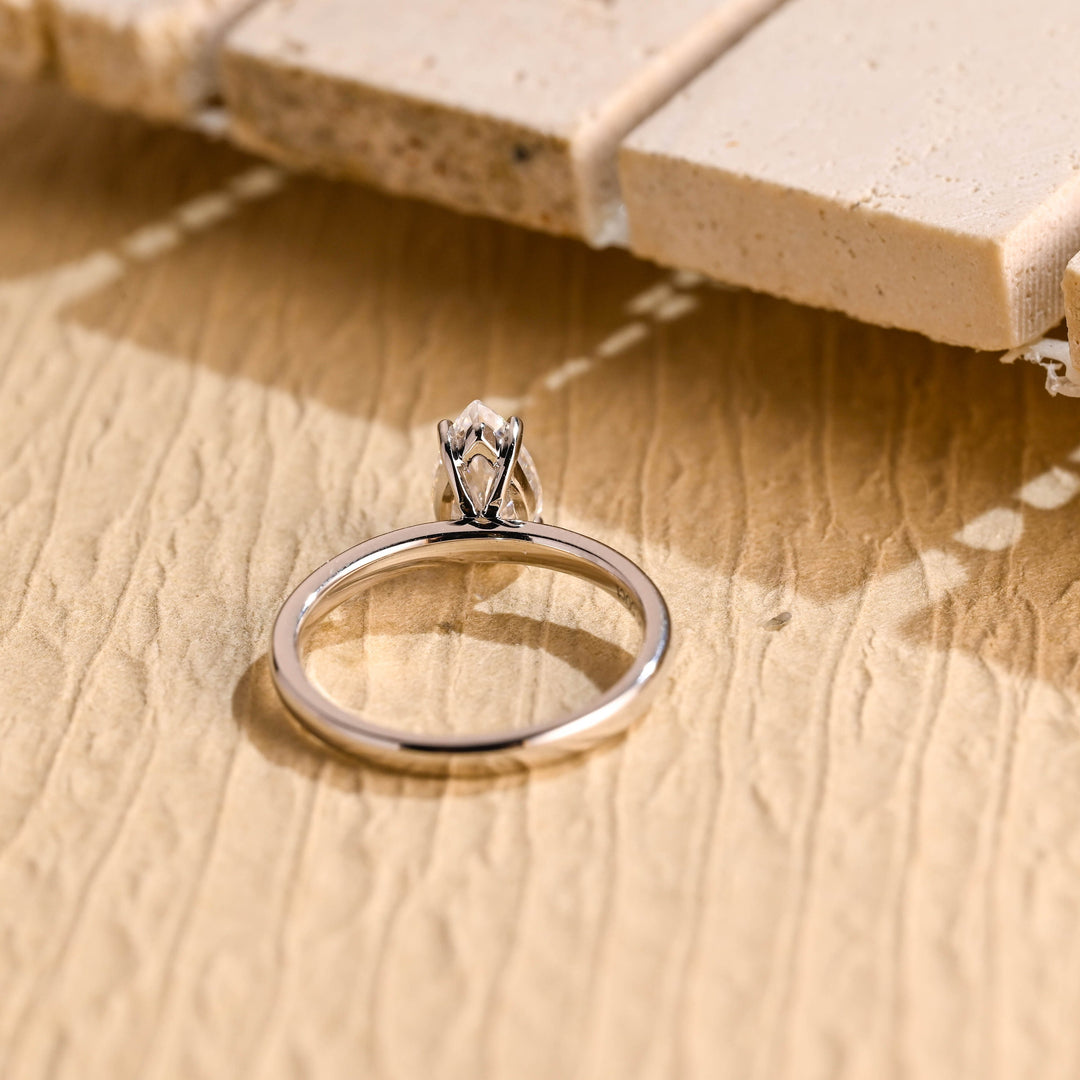 1.0 CT Pear Cut Solitaire Diamond Moissanite Engagement Ring