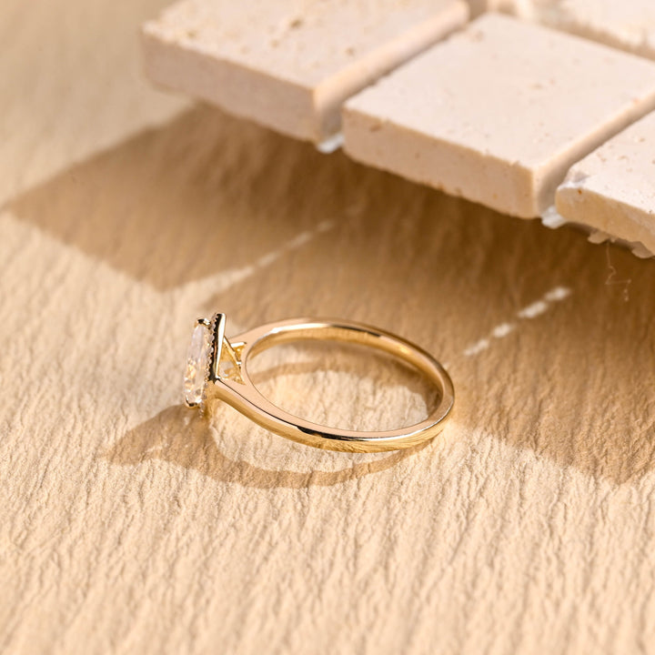 1.0 CT Pear Cut Halo Diamond Moissanite Engagement Ring