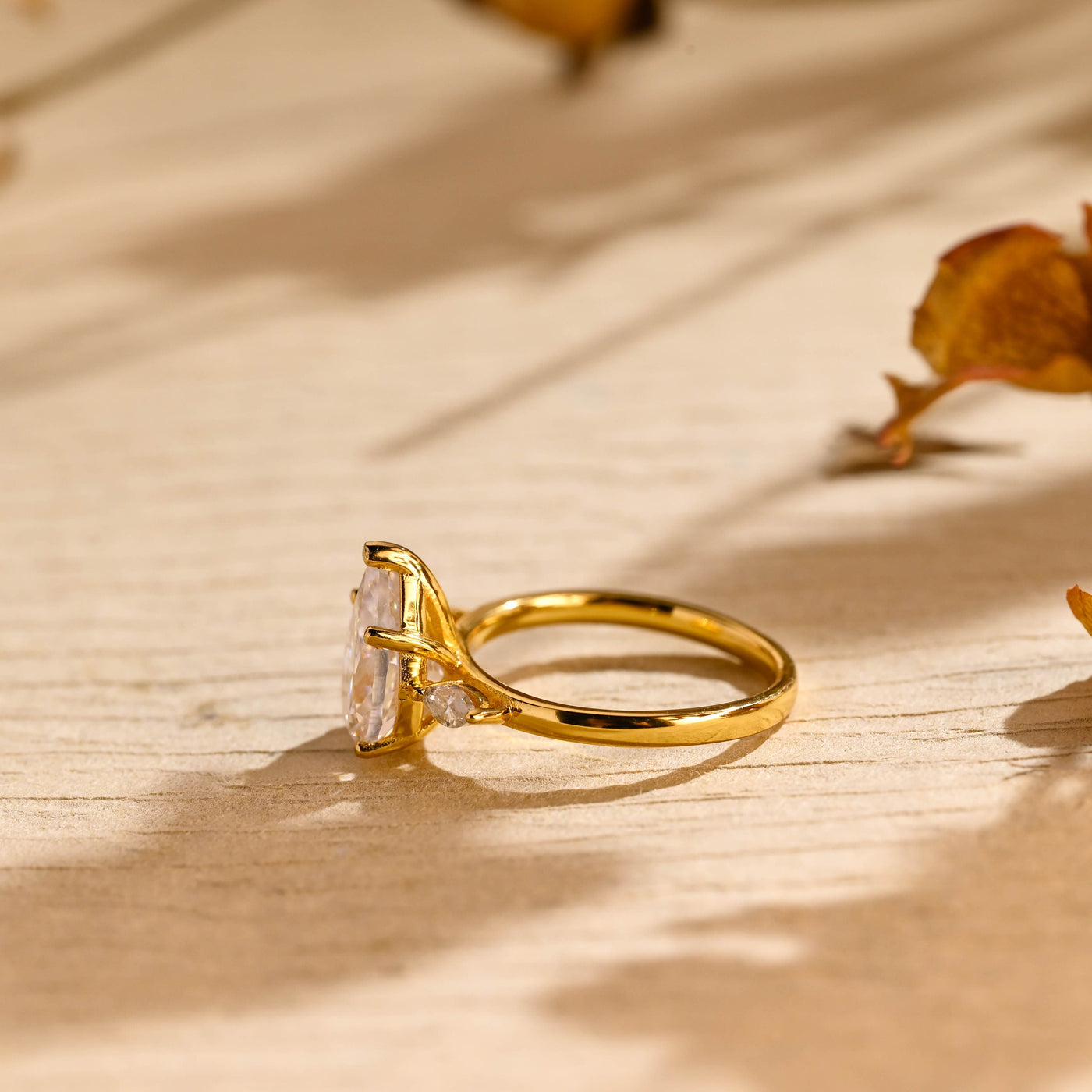 2.0CT Pear Diamond Three Stone Moissanite Engagement Ring