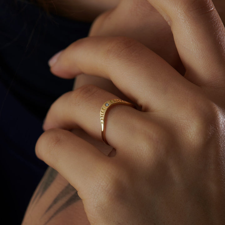 Round Diamond Curved Moon Phase Lab Grown Wedding Band