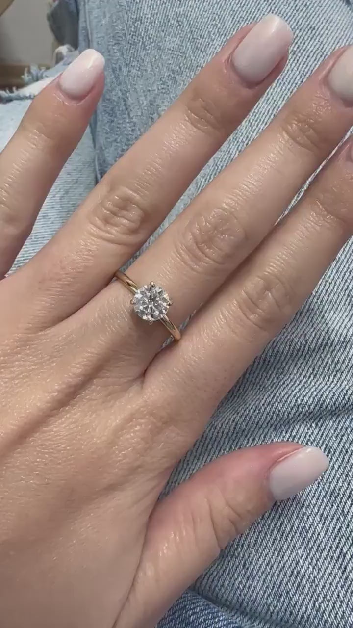 1.3 CT Round Cut Moissanite Solitaire Diamond Engagement Ring