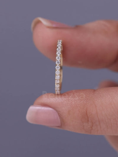 0.90TCW Round Cut Full Eternity Wedding Band For Her